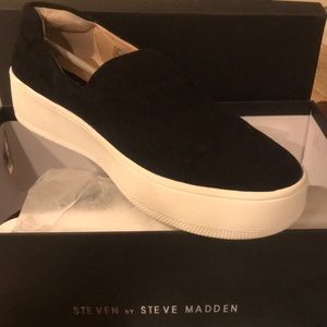 STEVE by Steve Madden 8.5 Black Hilda Sneaker